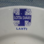 Arabia Lotta Svärd lautanen Lahti