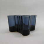 Iittala Aalto kynttilälyhty 55 mm mustikansininen.