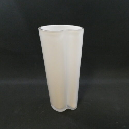 Iittala Sarita maljakko 185 mm opaali Jorma Keränen.